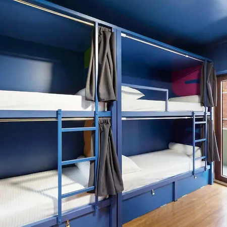 Hostel Huux *