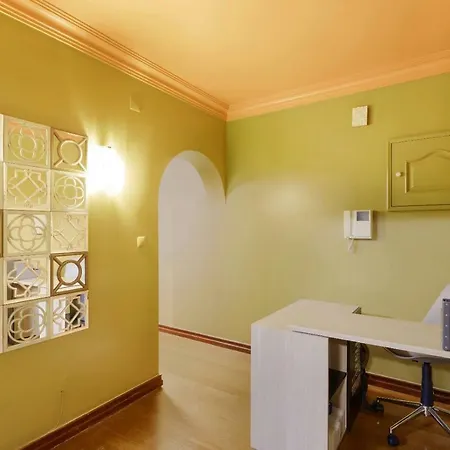 Huux * Lisbon